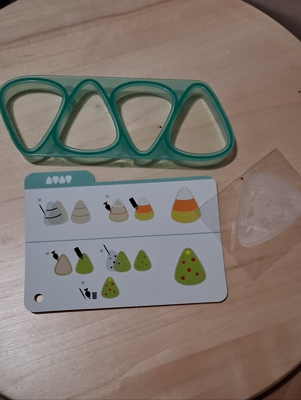Triangle Cookie Cutter With Stencil